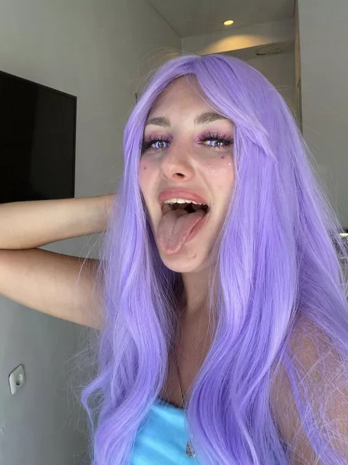 Can I be the girl you jerk off to tonight?