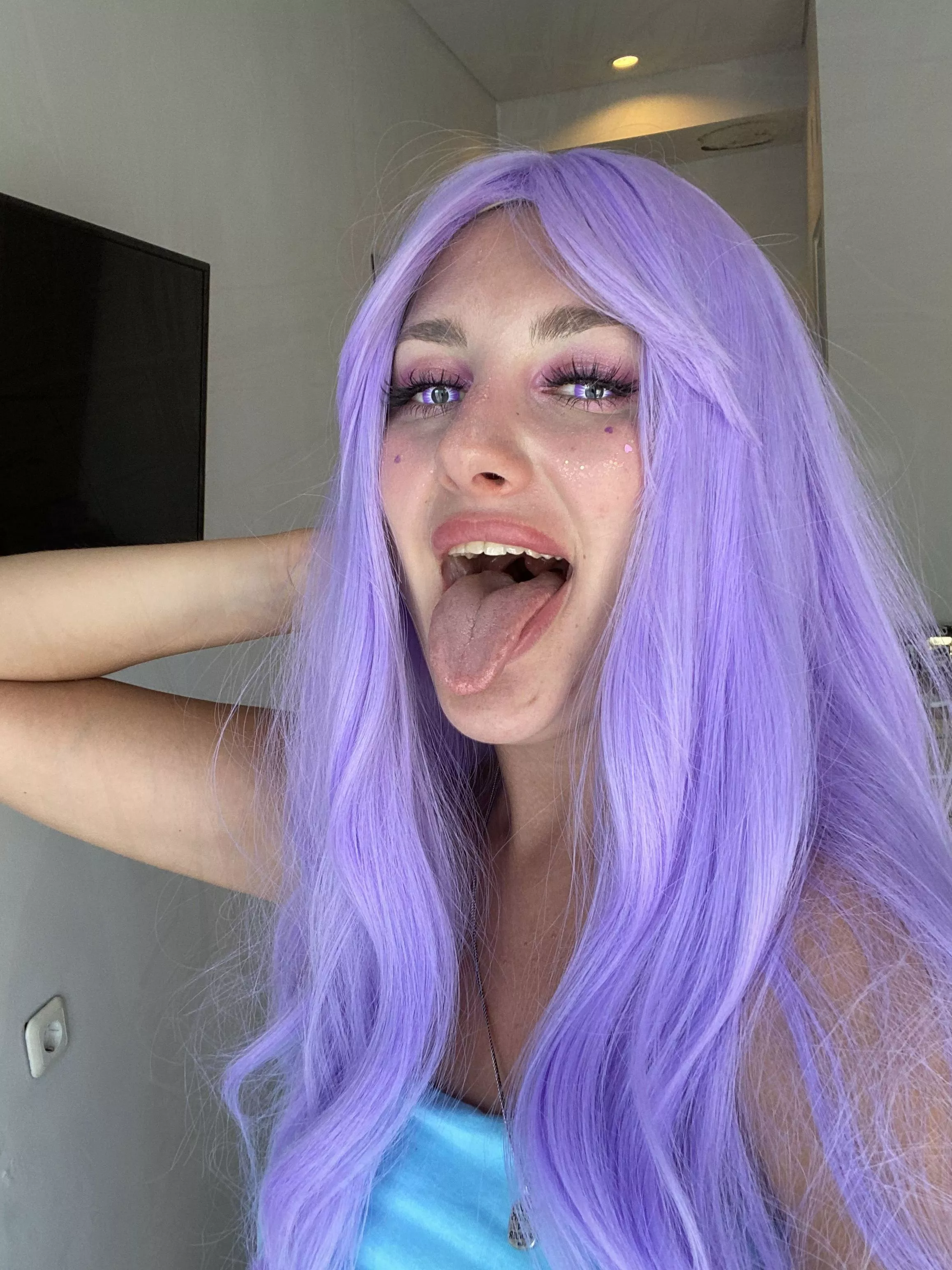 Can I be the girl you jerk off to tonight?