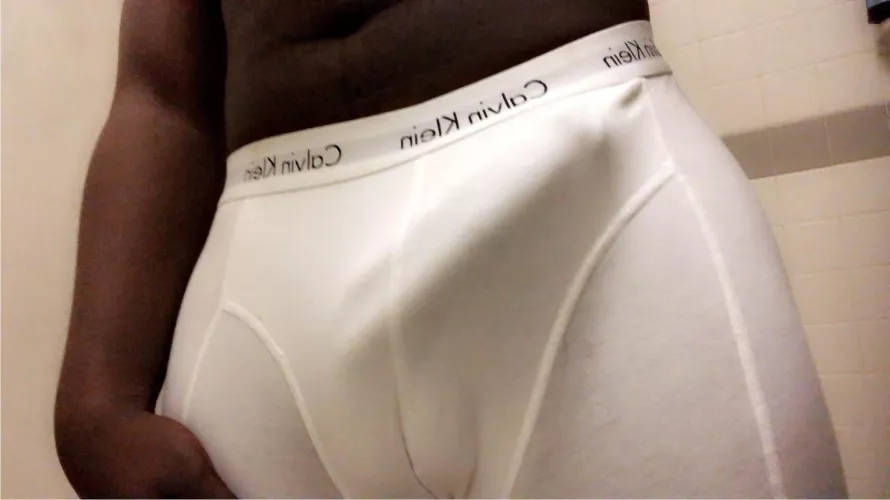 Come pull this meat out my underwear😏