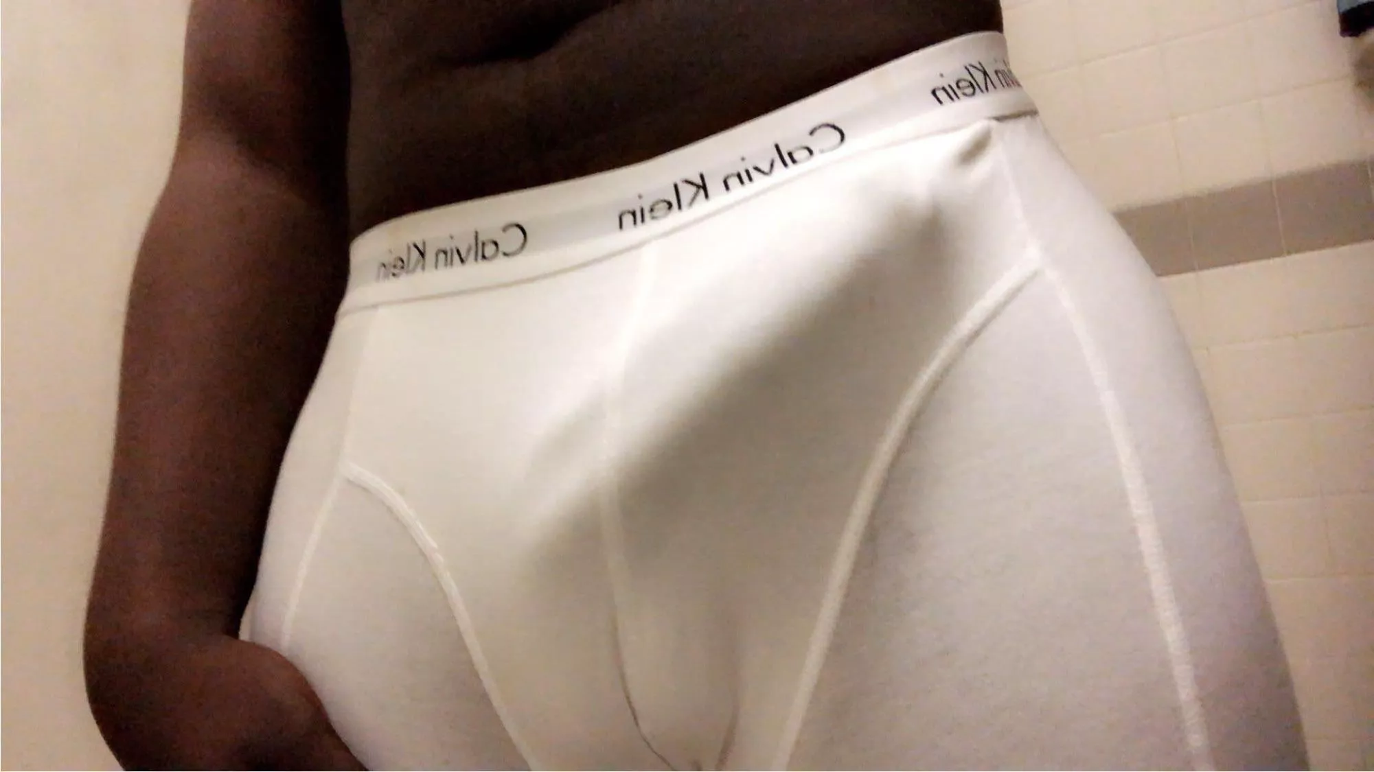 Come pull this meat out my underwear😏