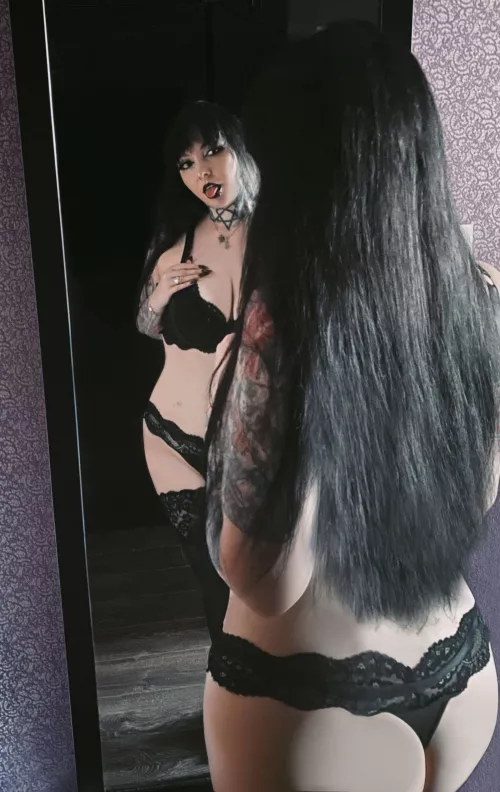 I love it when you look at me and your thoughts focus only on me and my pleasure