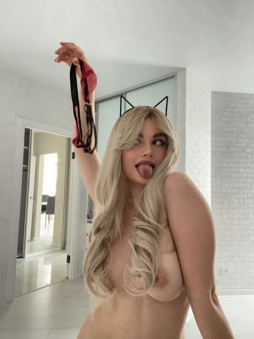 It takes little to stimulate the senses and the cock became hard