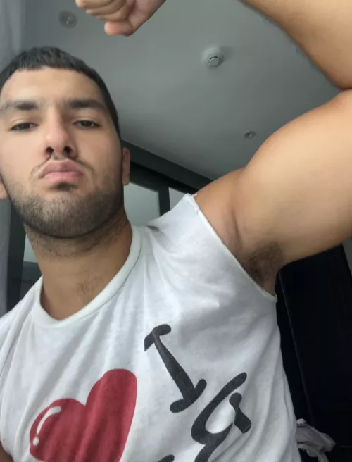 My armpit or pizza ?