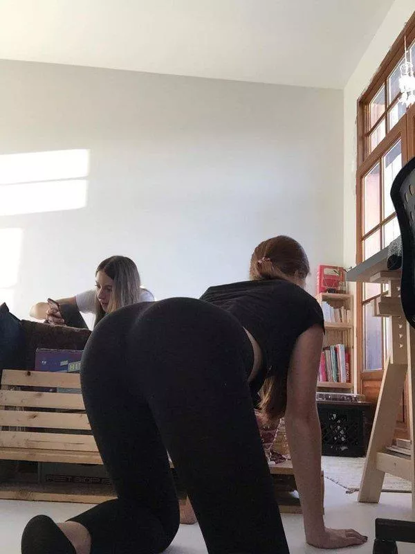 18 and a virgin but I'd love a girl to bury her face in my ass, any offers?