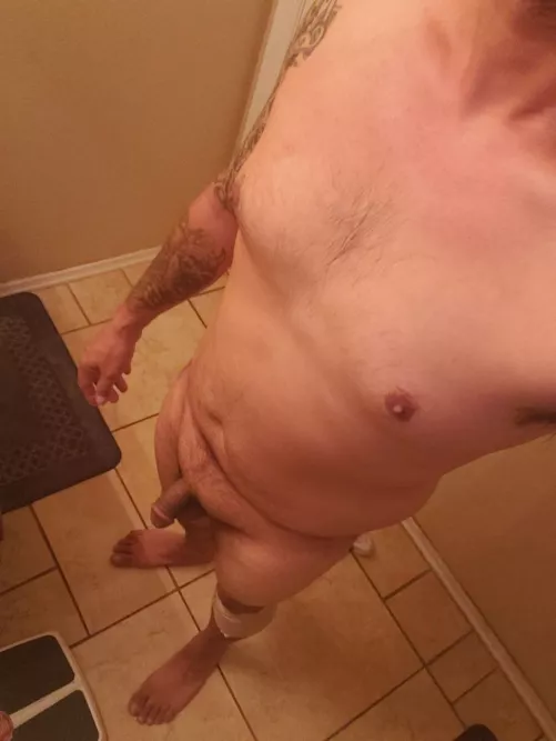 46m here looking to chat and trade pics of cocks anyone down....hmu I have a thing for chubby guys 😉