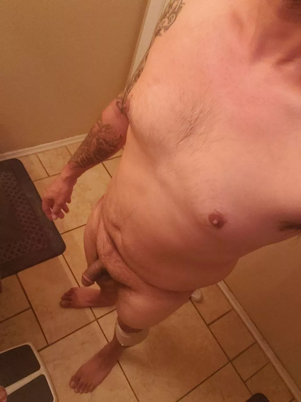 46m here looking to chat and trade pics of cocks anyone down....hmu I have a thing for chubby guys 😉