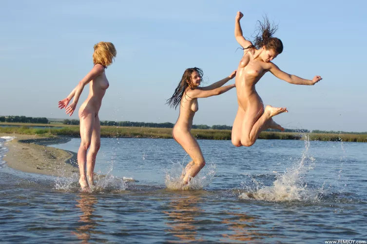 Anne, Birgid, & Kirsten - Beach Frolic
