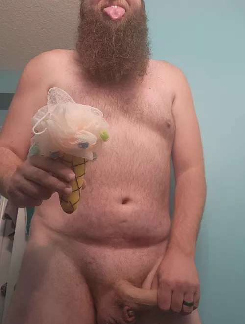 Cub who wants to share his dessert! 😜🍦