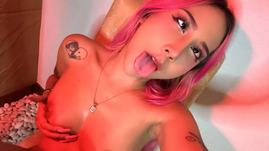 Just be honest, What gets you hard about me?