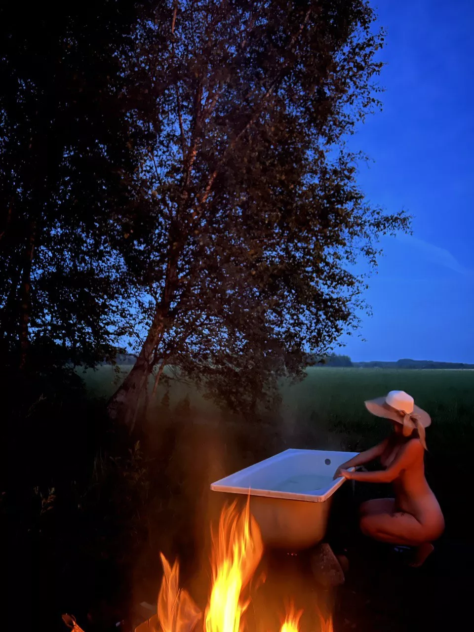Late summer night bath ❤️