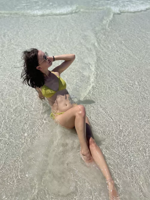 my vulgar thoughts do not let me calm down even on vacation