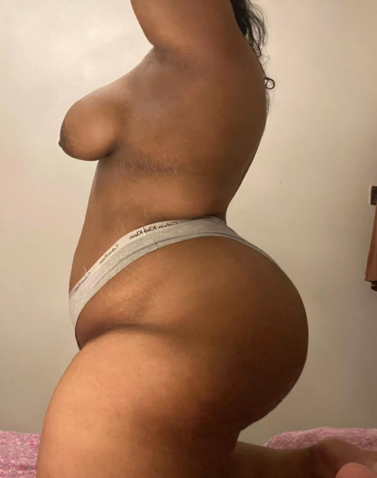 Not everyone’s favourite view but I like side pose Sundays x