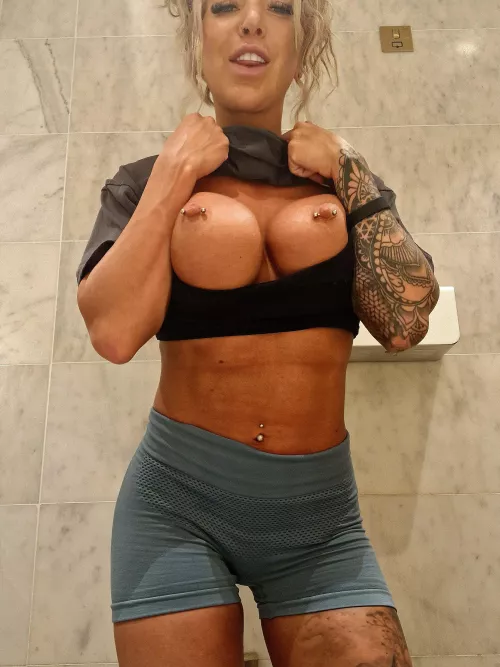 Take a good look at my body 😜