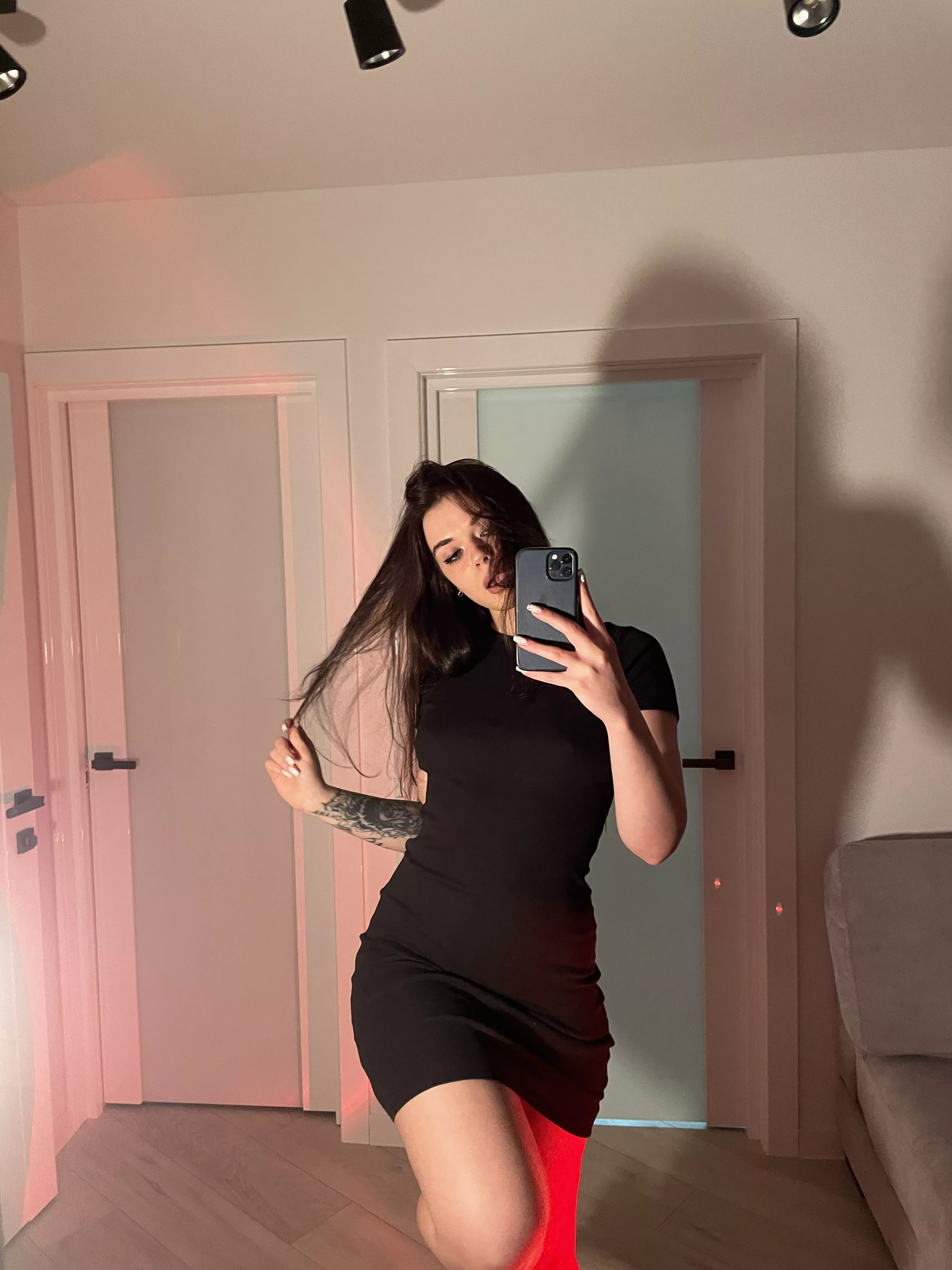 The black color of my dress suits me