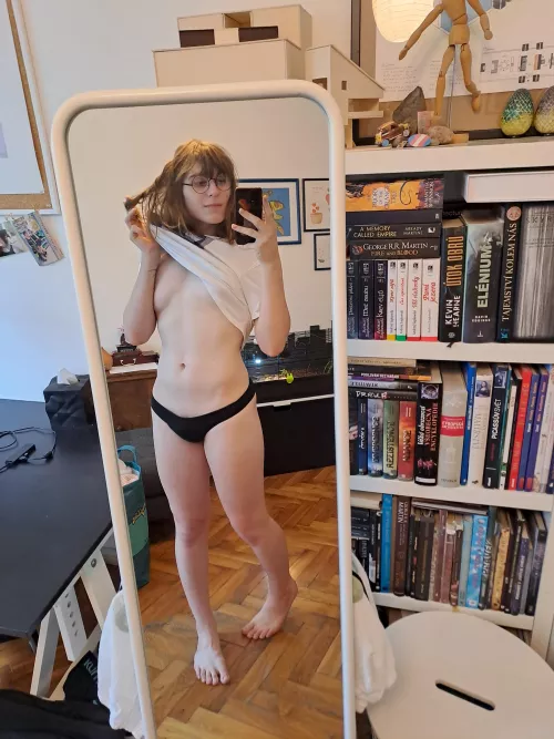 would you like to help me with undressing?❤️^-^