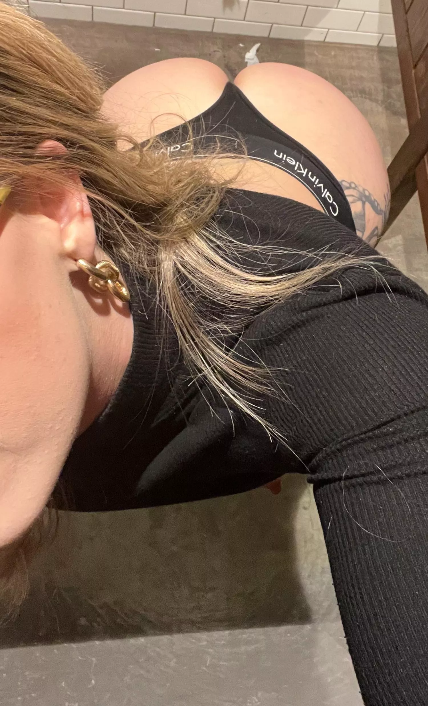 Get a few drinks in me and I start sendin butt pics