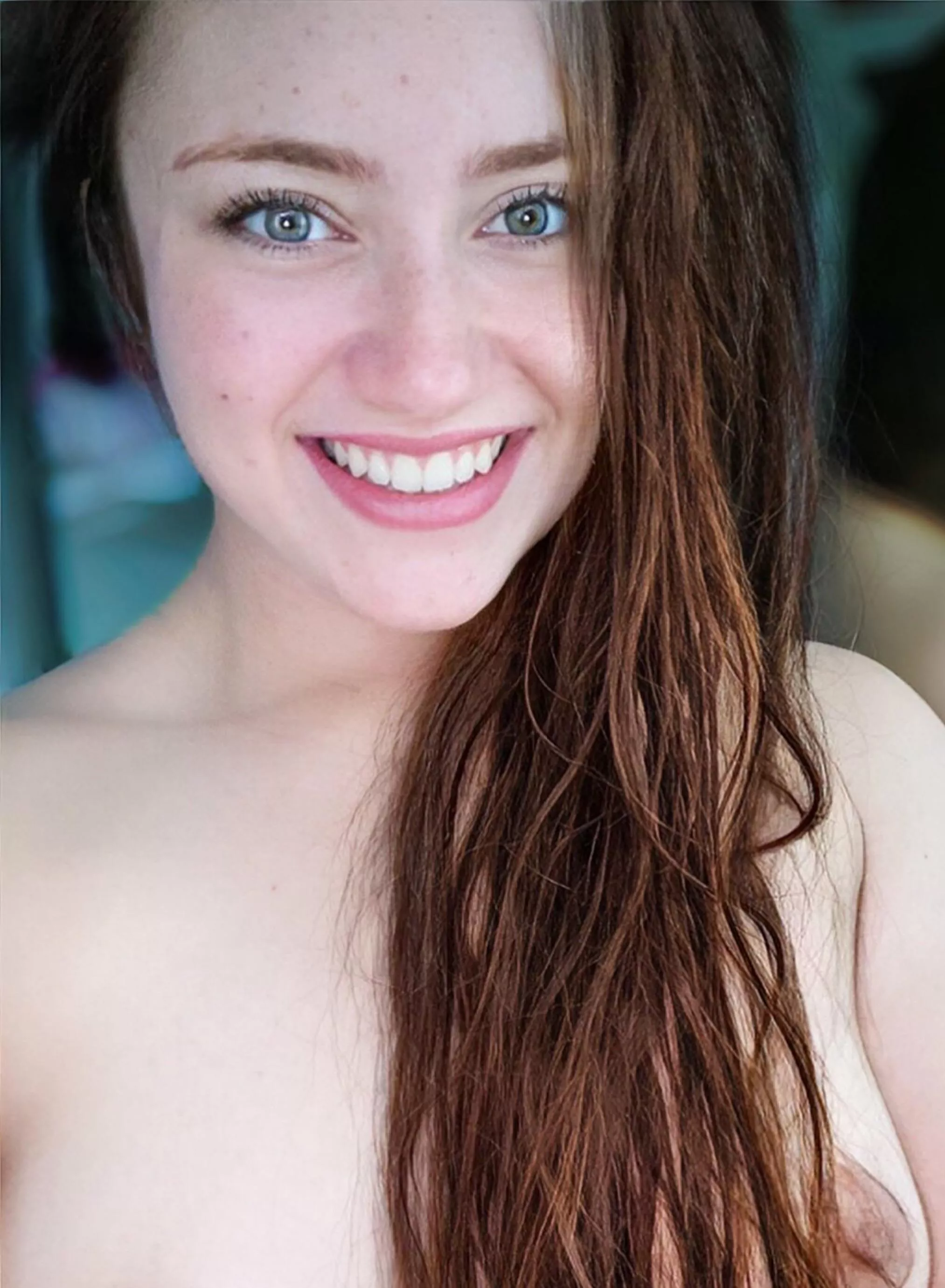 No makeup, no clothes, any problem?