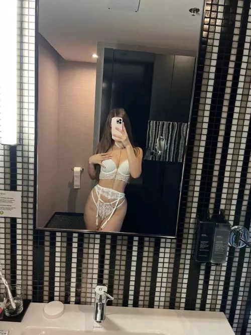 there´s nothing better than my white lingerie ;)