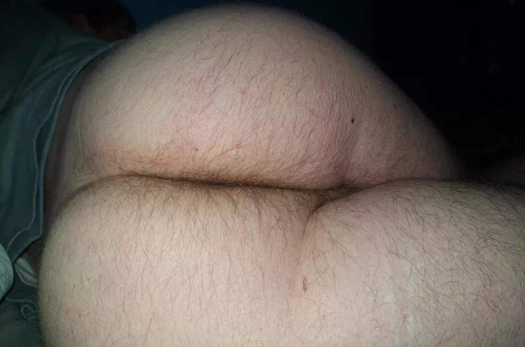can cute guy butts have a bit of hair?