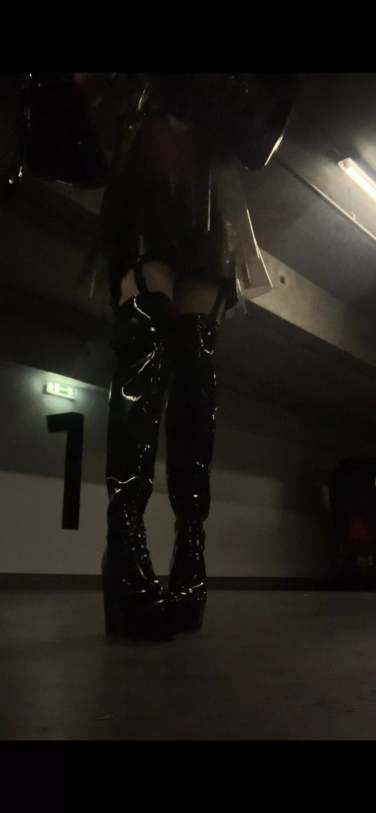 Had some shiny platforms on today 🖤