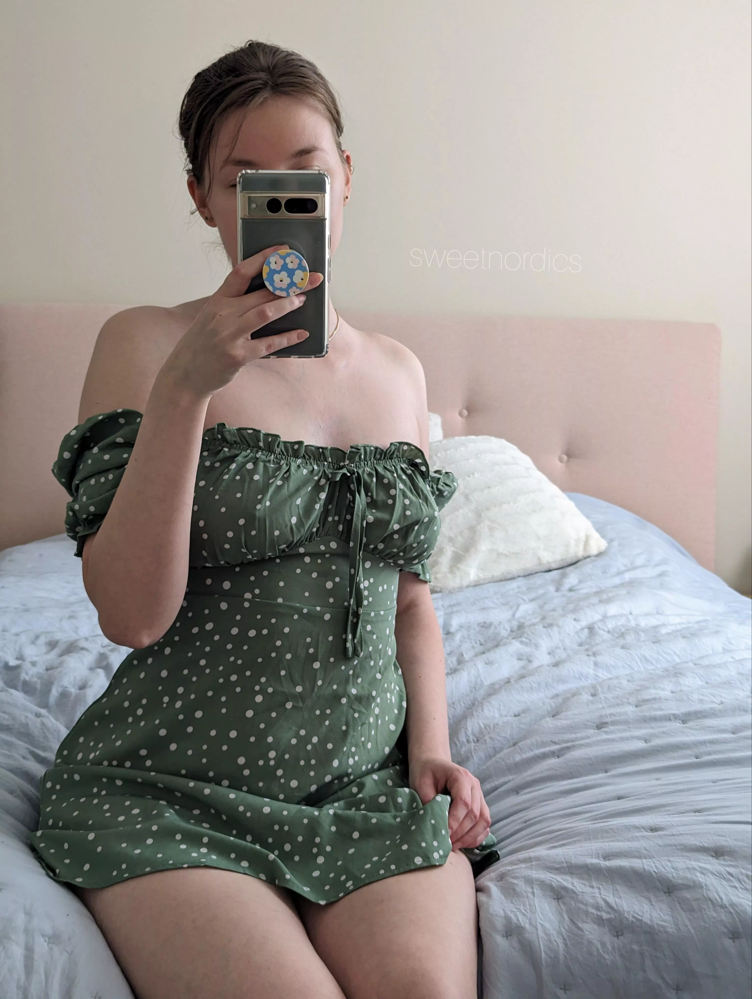 I feel very cute today (f)