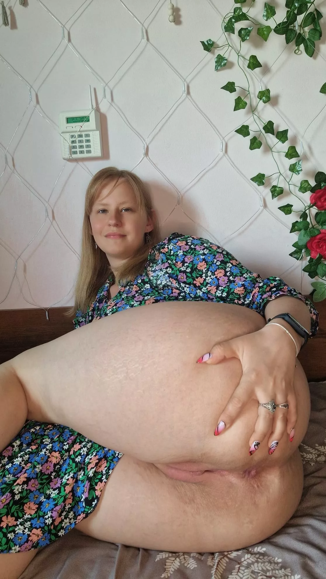 I hope you have a warm, long and efficient tongue, my asshole is waiting impatiently.