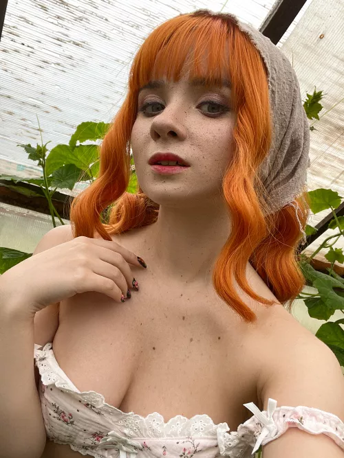 I work in a greenhouse and I don't forget to seduce you