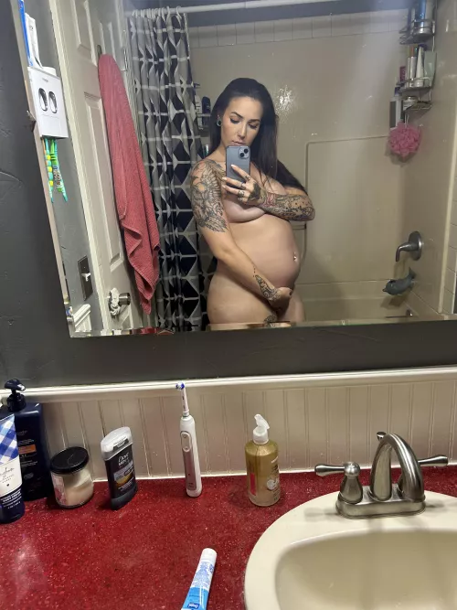 Juicy momma is 30 weeks