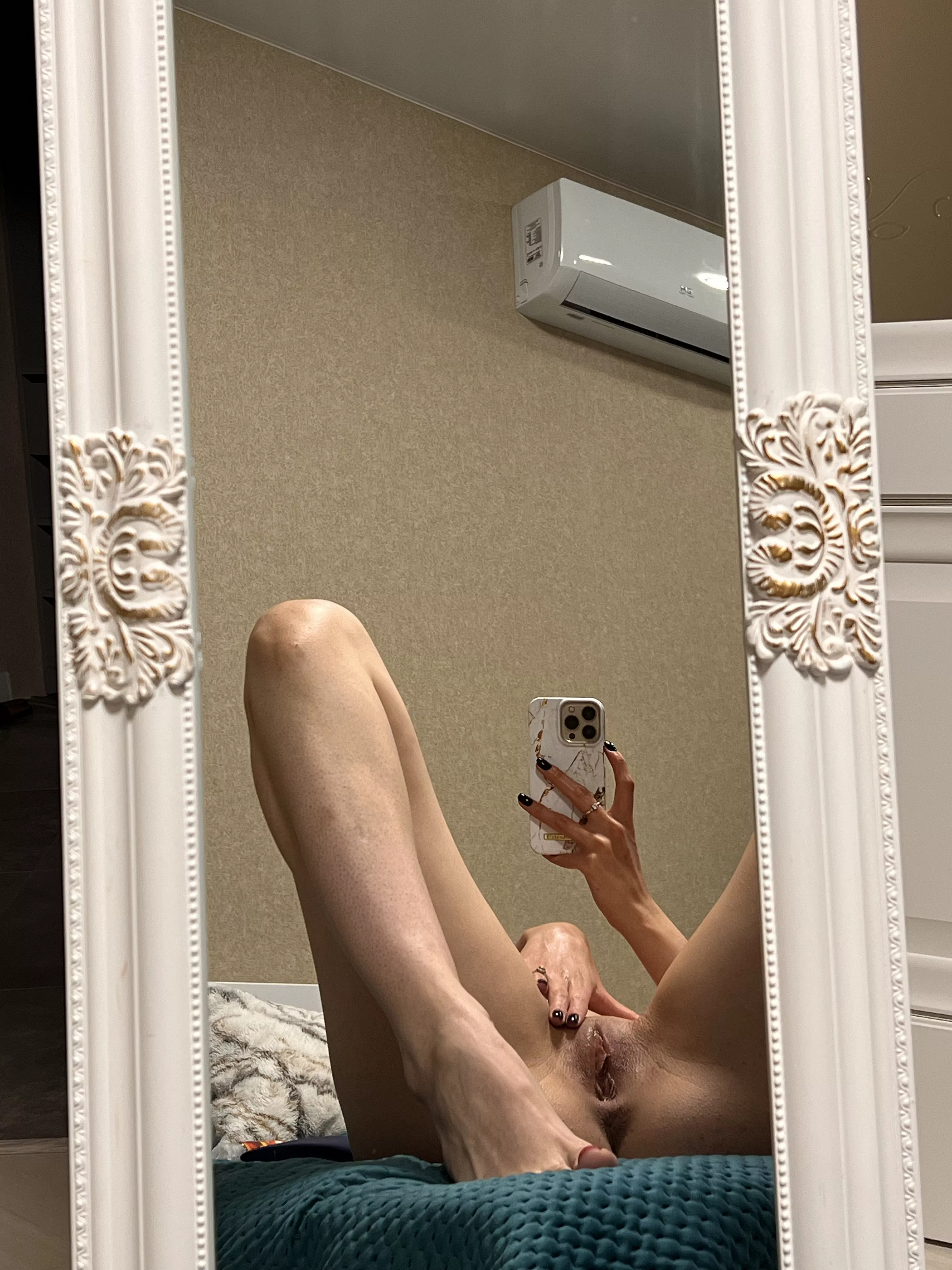 Two fingers slip to the pussy and will peck her until the juice comes out