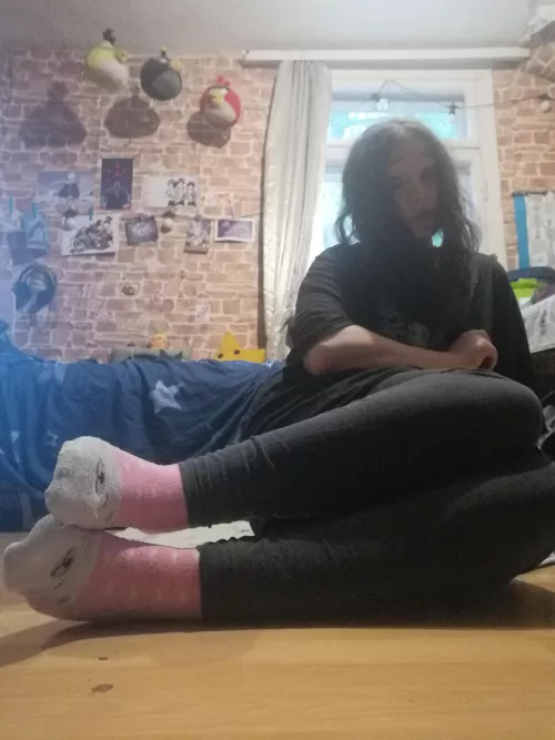 Wana see whats under those socksies?