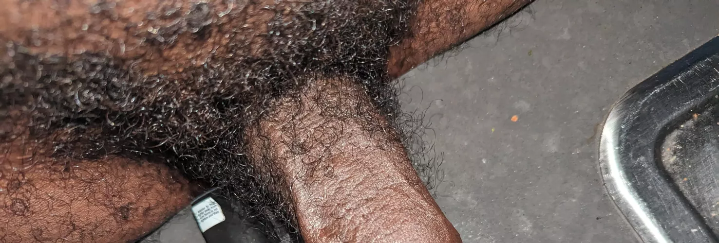 21 y/o. only bigger can see the rest, hmu to see if you are