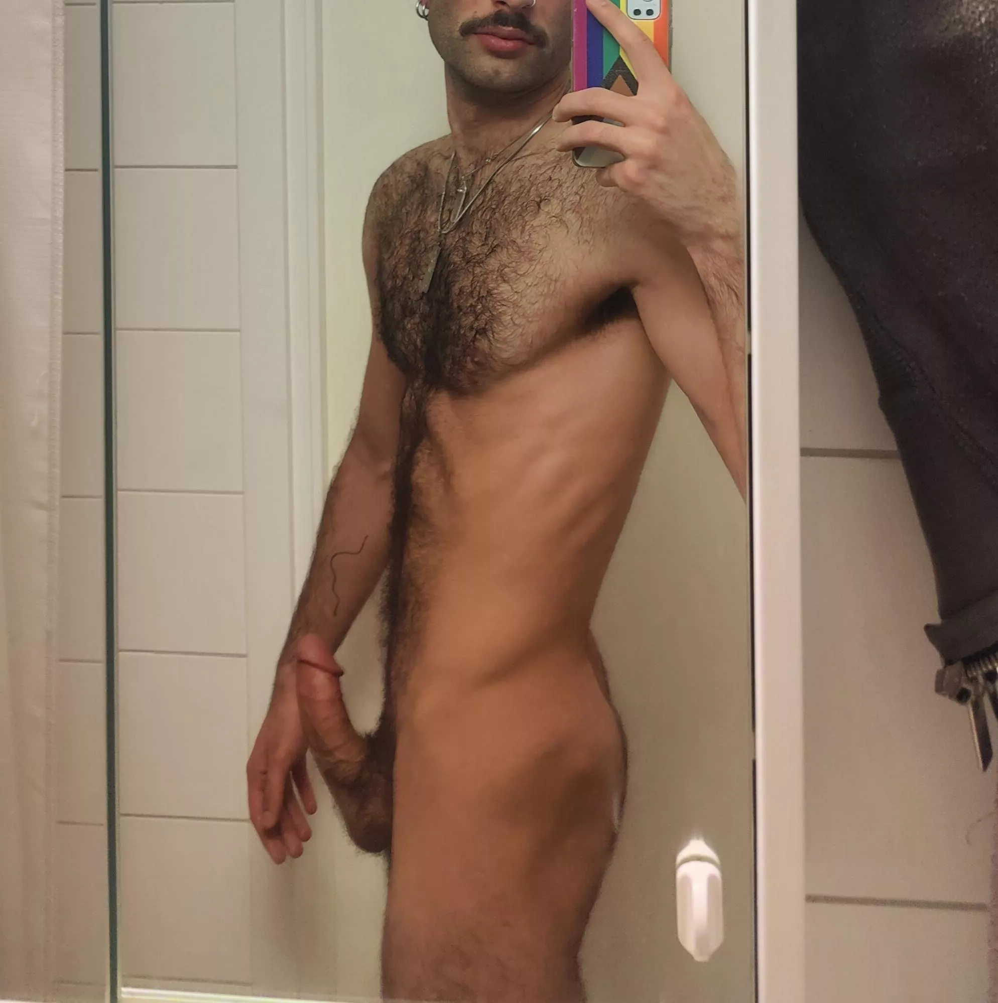 25 hairy stud for big dicks, snap: theohyy