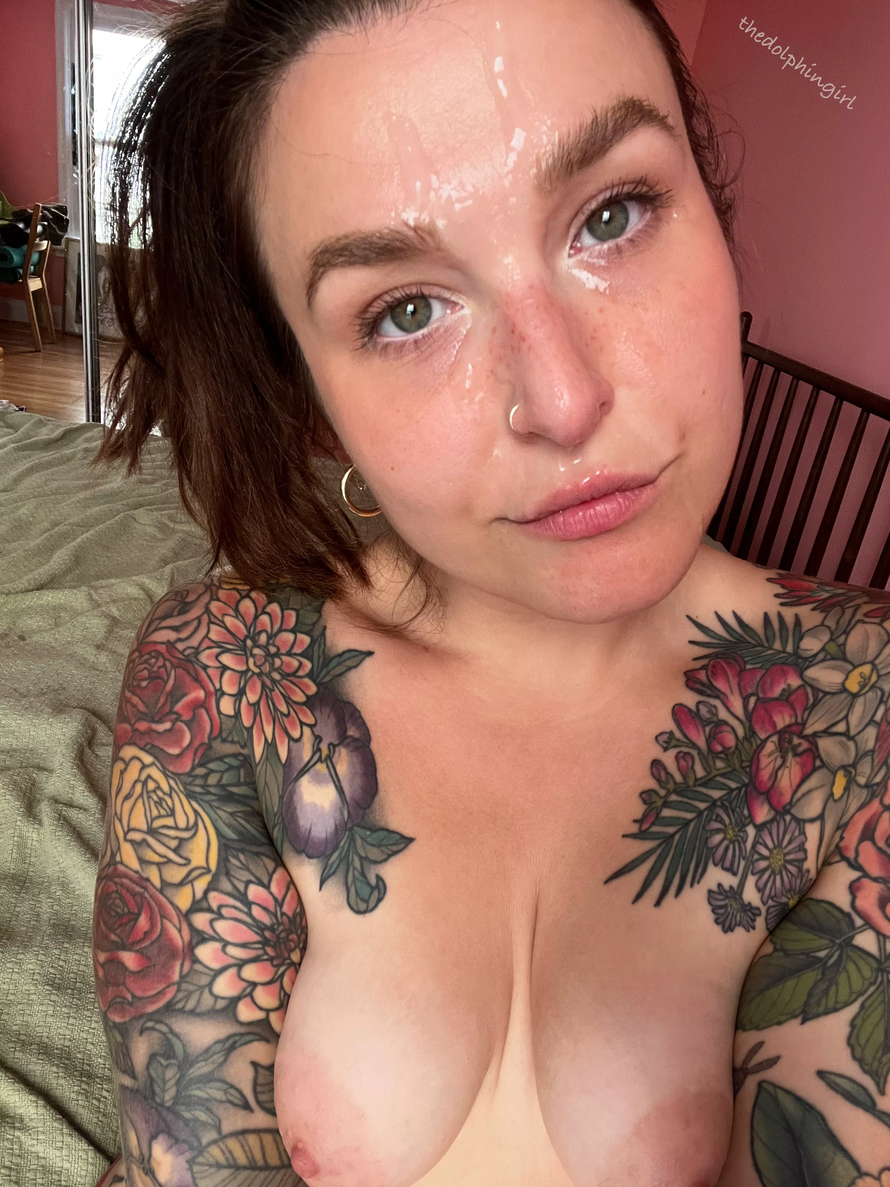 A load of cum on my face makes me feel so pretty
