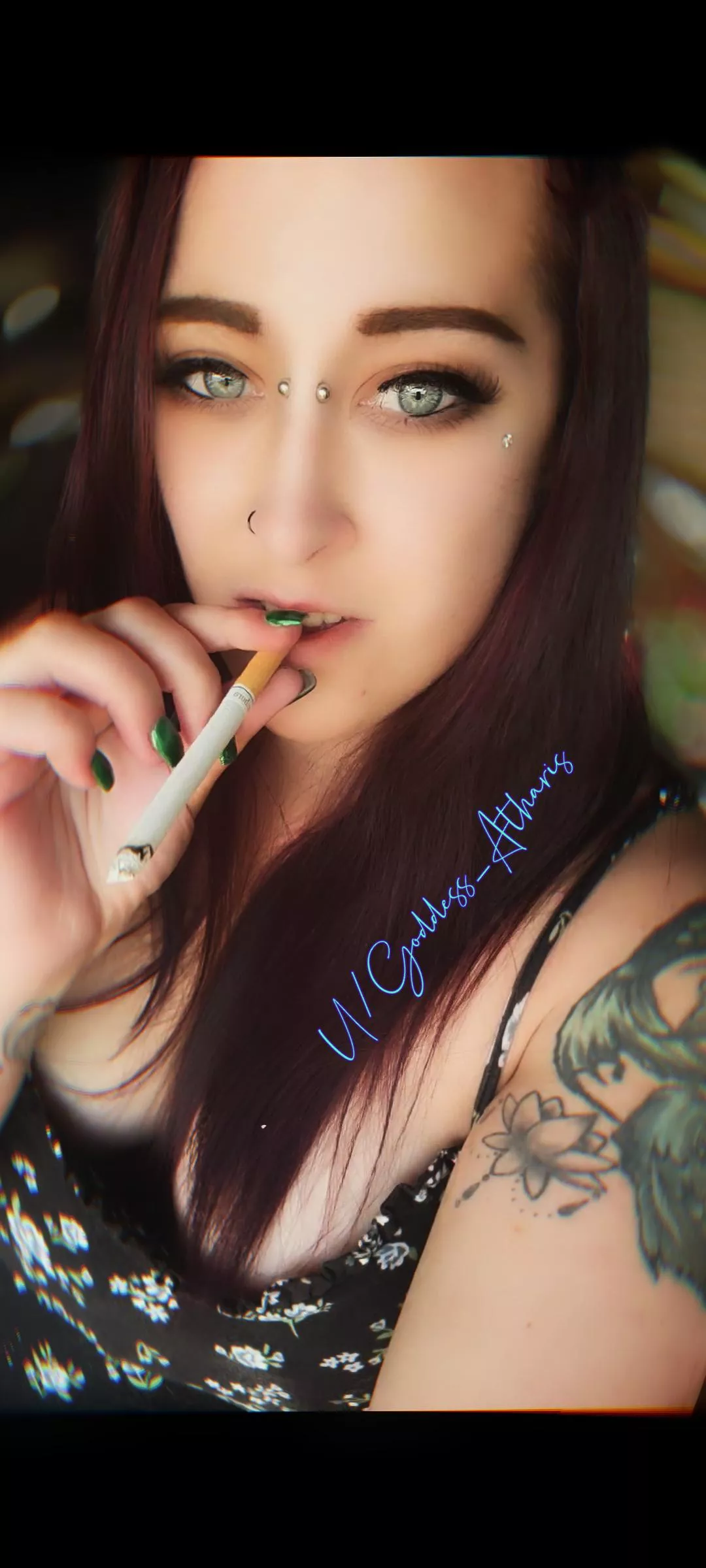 A true chainsmoker. I just also happen to enjoy dominating my partners while I do it.🚬😈