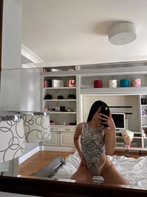 hot greetings from hot curvy wifey