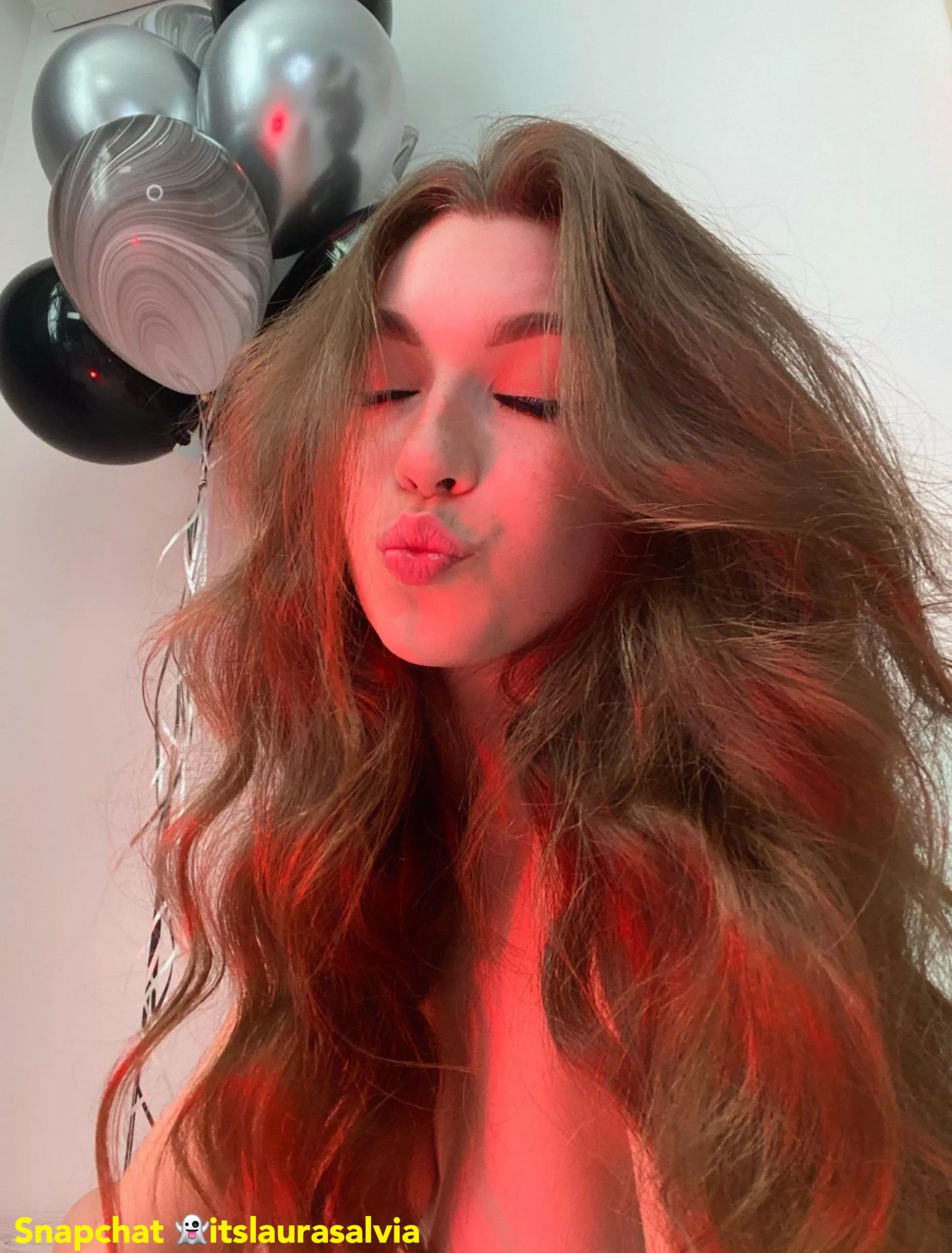 If you have veins on your d*ck I will suck you off instantly 🤤