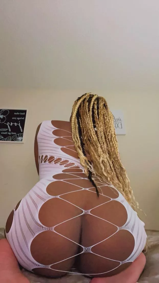 Is it too early to be sending nudes to strangers?