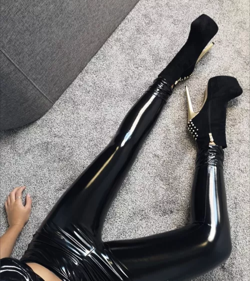 Just imagine stroking your beta hands all over My shiny PVC legs… How bad are you leaking now this morning? 👅