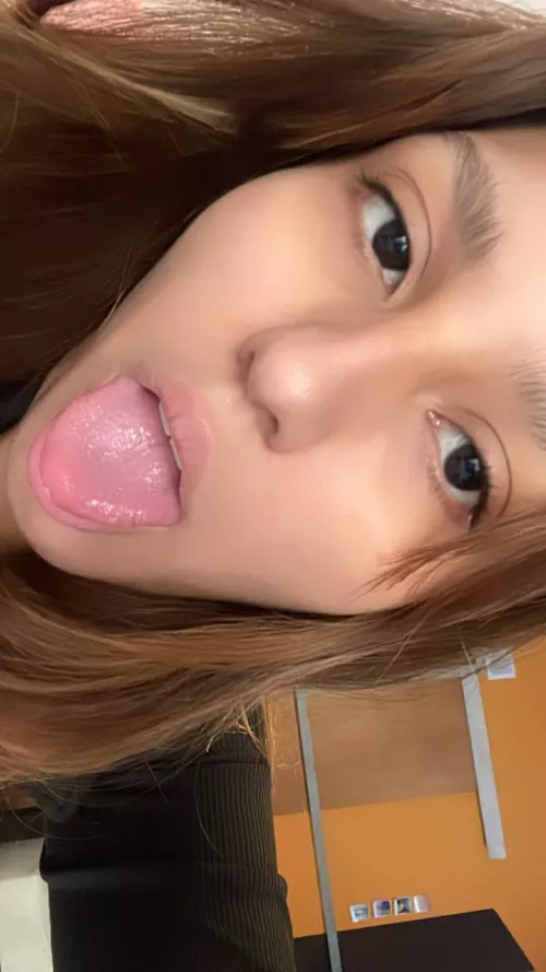 my tongue is always ready to receive good loads of milk