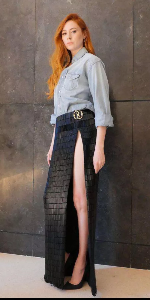 Need someone to chat with about Karen Gillan