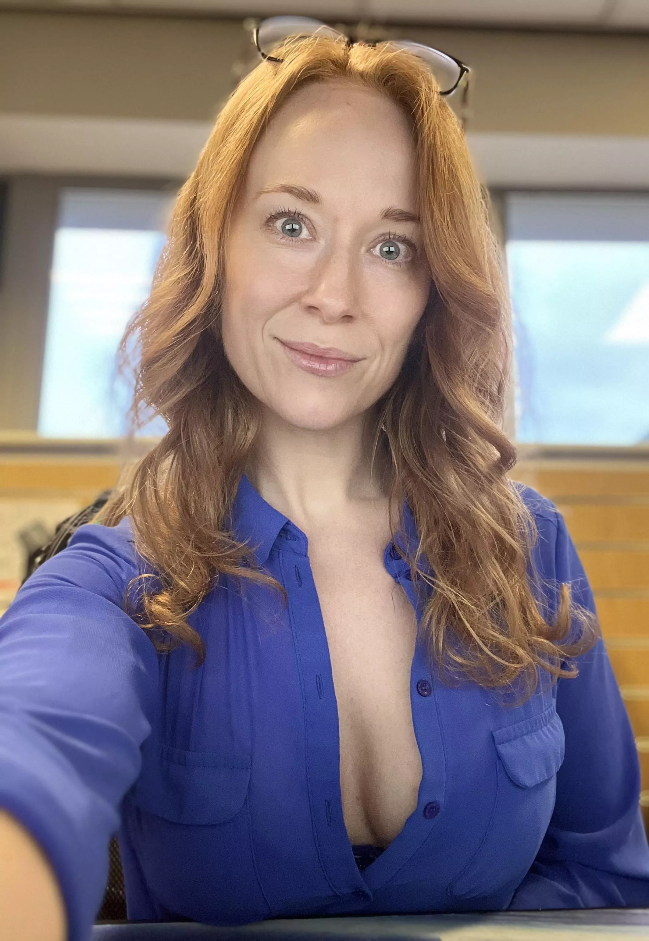 Sneaky office pic 🤓👓