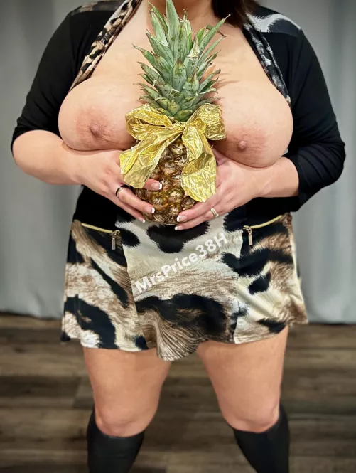 Would you like to try some pineapple? Showing off my all-natural 38H’s before hubby and I head to a party!