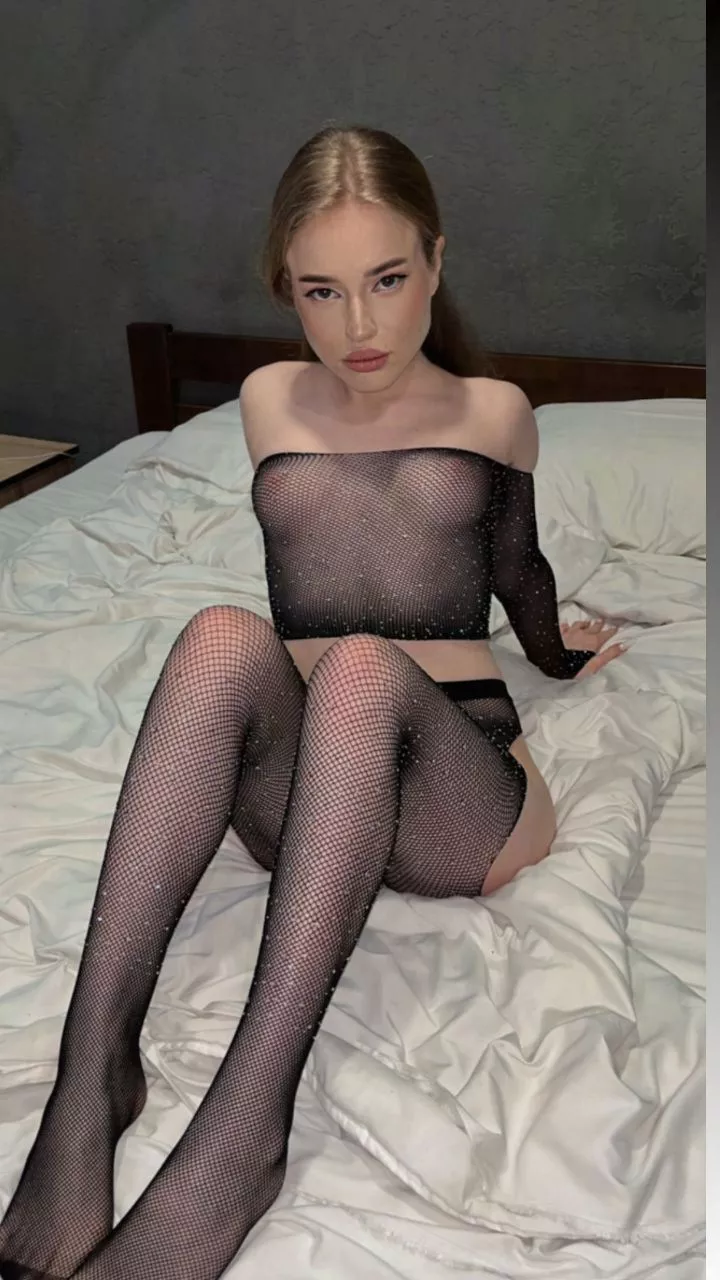 young, fit, horny and adorable … waiting for a big cock