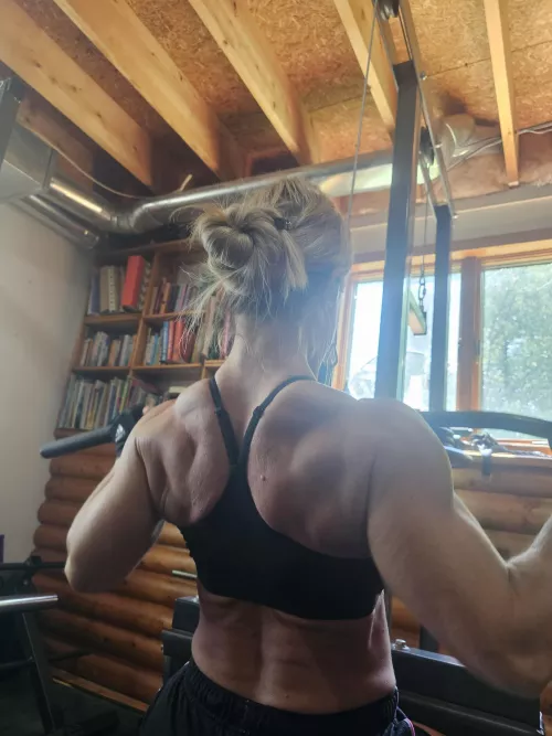 Anna Fine Fit - Back Day!