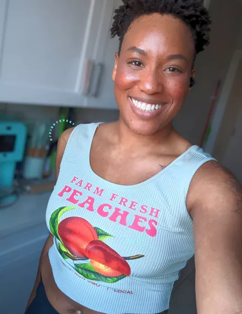 Cute and a wide smile, I'd love to do some throat exercises for awhile