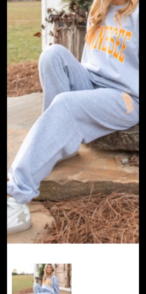 Does anyone have a big strapon dick pictures in sweatpants? Id love to see a girl with a big bulge in her sweatpants. If you have any to share let me know!