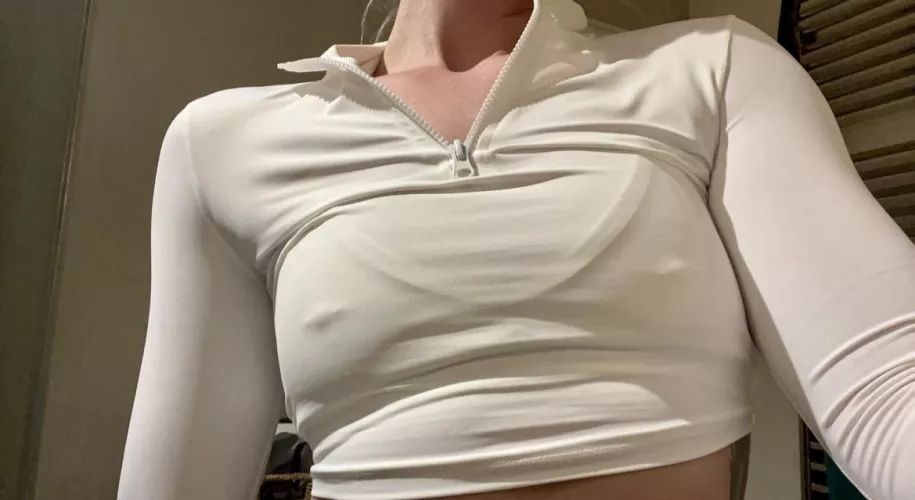 Hope the guys don’t stare at gym! [F]