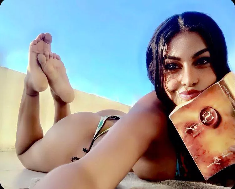 I want you kneeling and licking my soles this morning OC