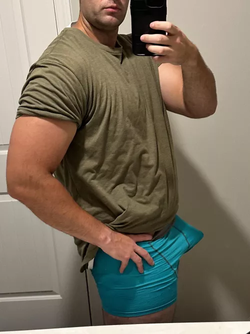 Newly single dad. Is my bulge worthy here ?