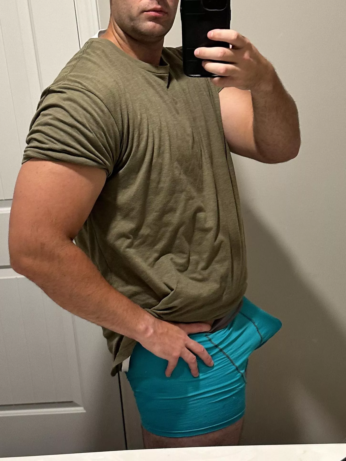 Newly single dad. Is my bulge worthy here ?